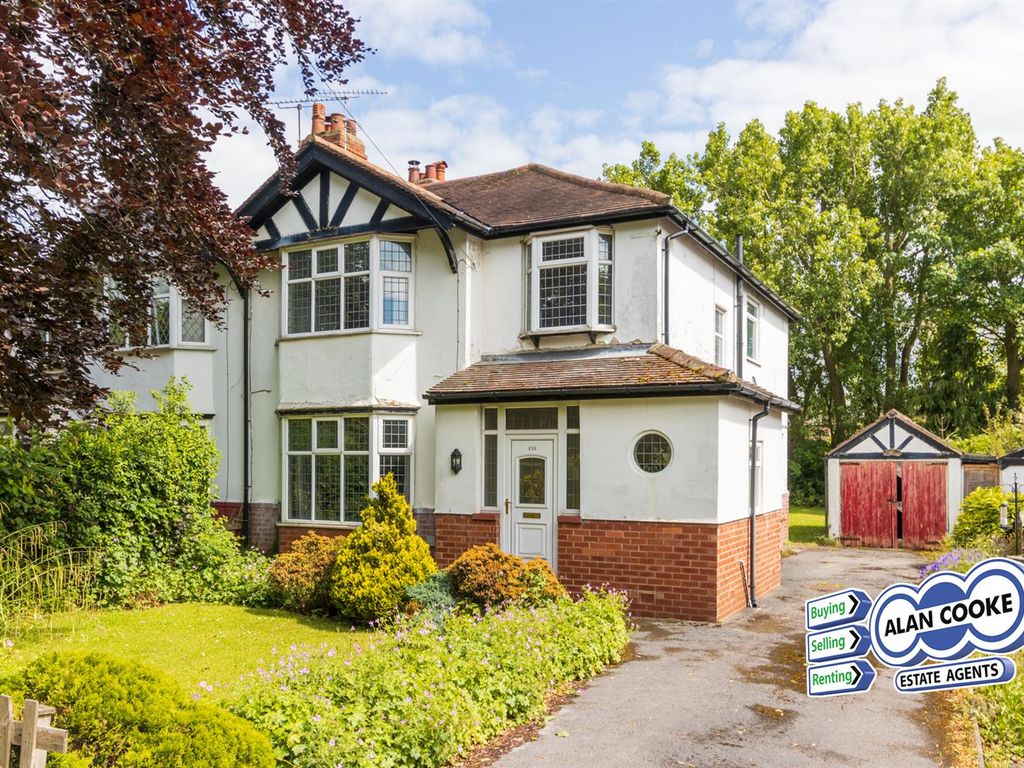4 bed semidetached house for sale in Stonegate Road, Moortown, Leeds