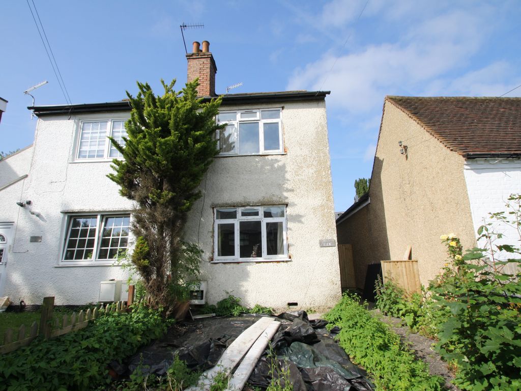 3 bed semidetached house for sale in Hillview, Sparrows Herne, Bushey