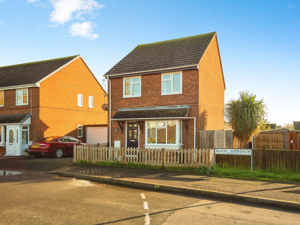3 bed detached house for sale in Beach Approach, Warden, Sheerness ME12