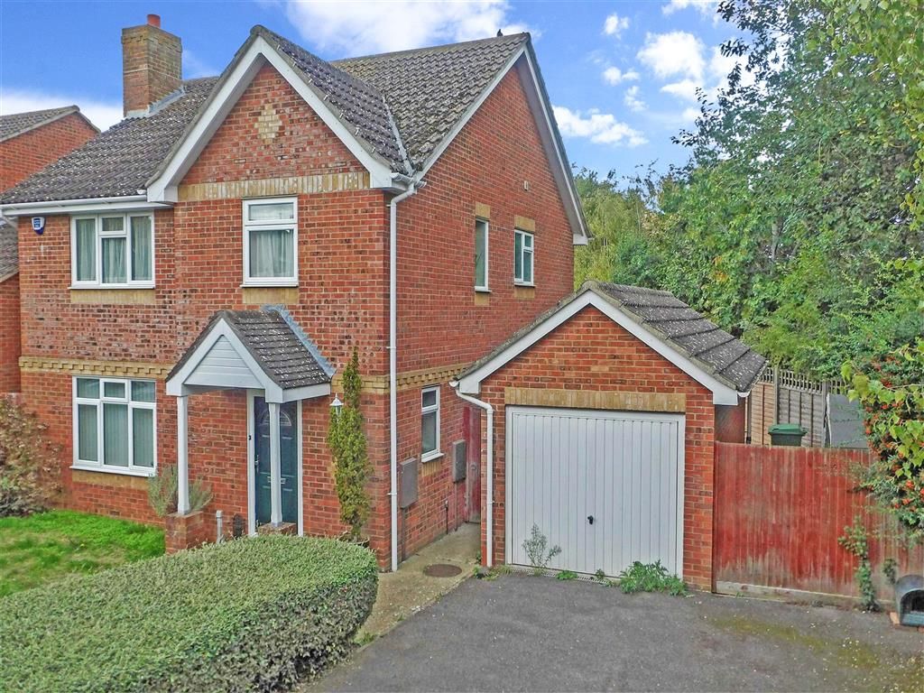 4 bed detached house for sale in Juniper Close, Maidstone, Kent ME16