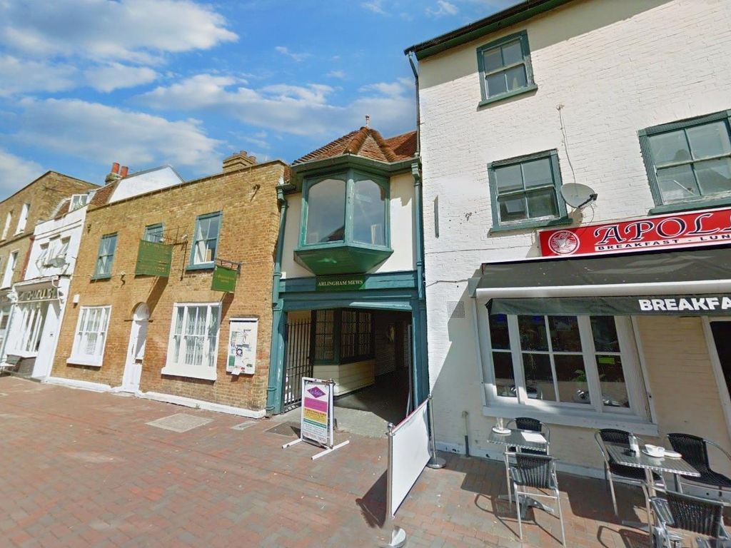 2 bed flat to rent in Arlingham Mews, Waltham Abbey EN9, £1,350 pcm