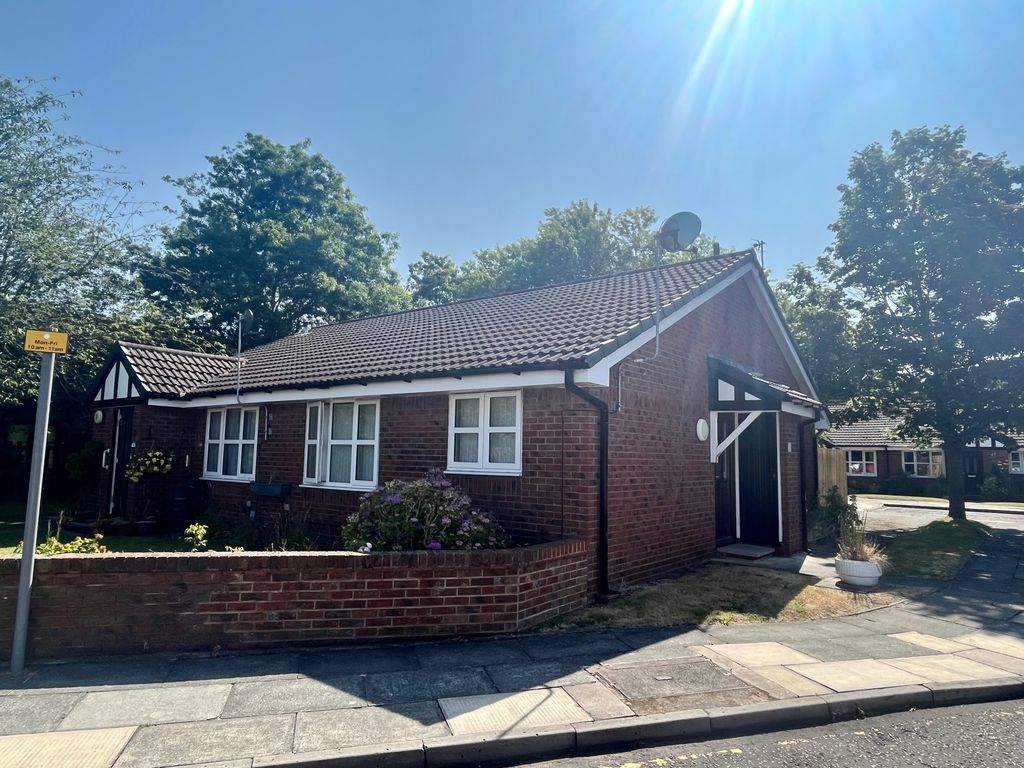 2 bed semidetached bungalow for sale in Swan Walk, Maghull, Liverpool