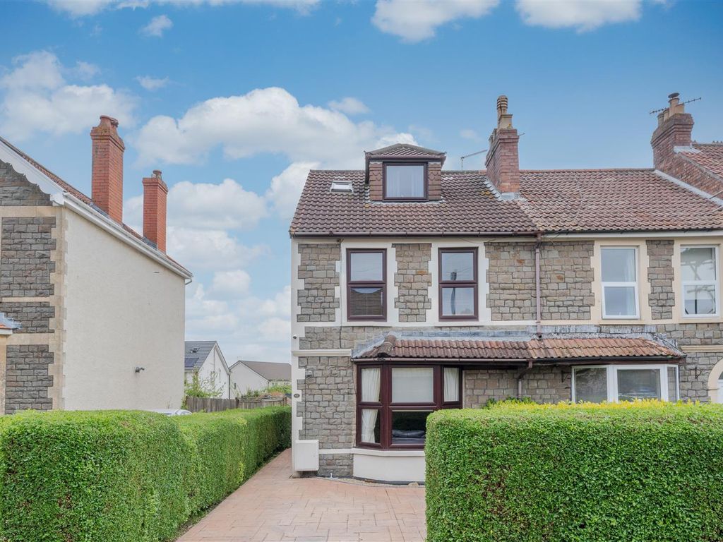 4 bed end terrace house for sale in Charlton Park, Keynsham, Bristol