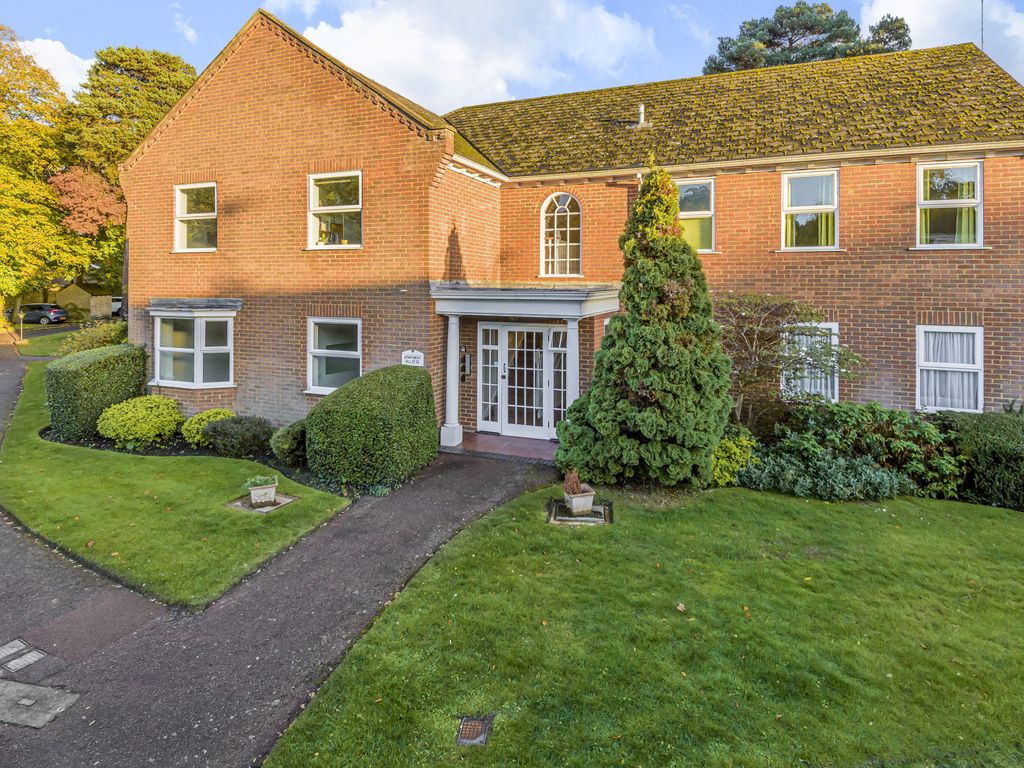 2 bed flat for sale in Fairlawn, Hall Place Drive, Weybridge KT13 Zoopla