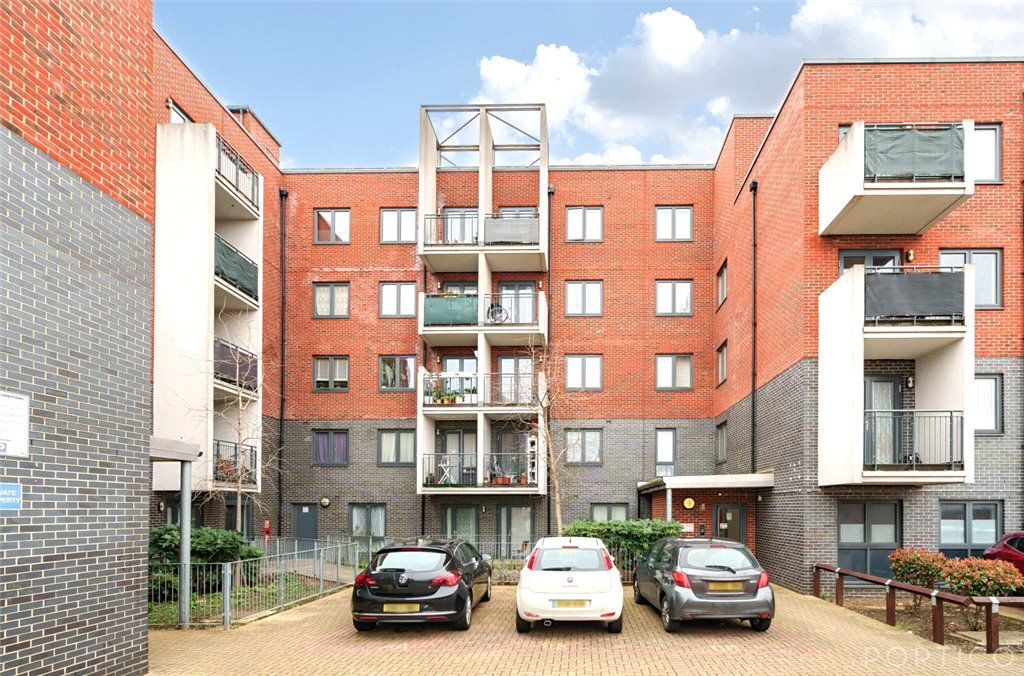 2 bed property for sale in Umbriel Place, Plaistow, London E13 Zoopla