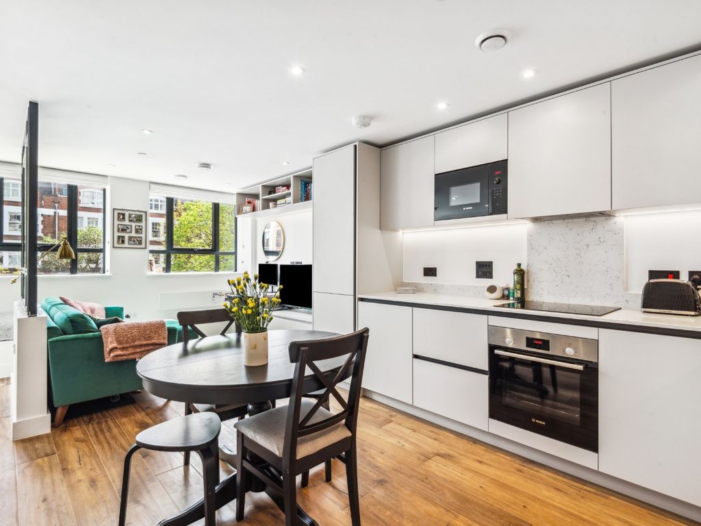 New home, 1 bed flat for sale in Balham High Road, London SW12, £