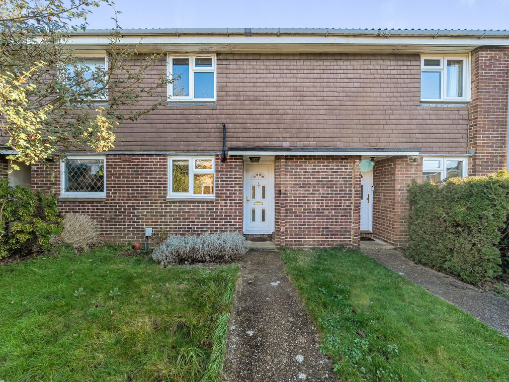 2 bed terraced house for sale in Goldsworth Park, Woking, Surrey GU21