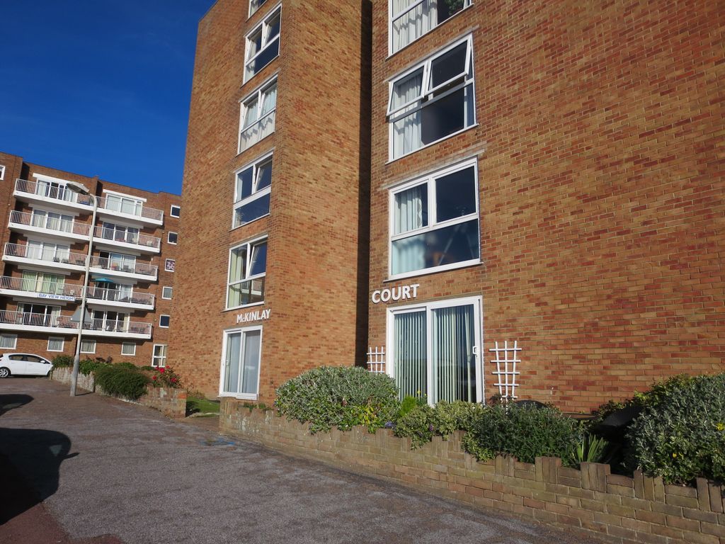 2 bed flat for sale in The Parade, BirchingtonOnSea CT7 Zoopla