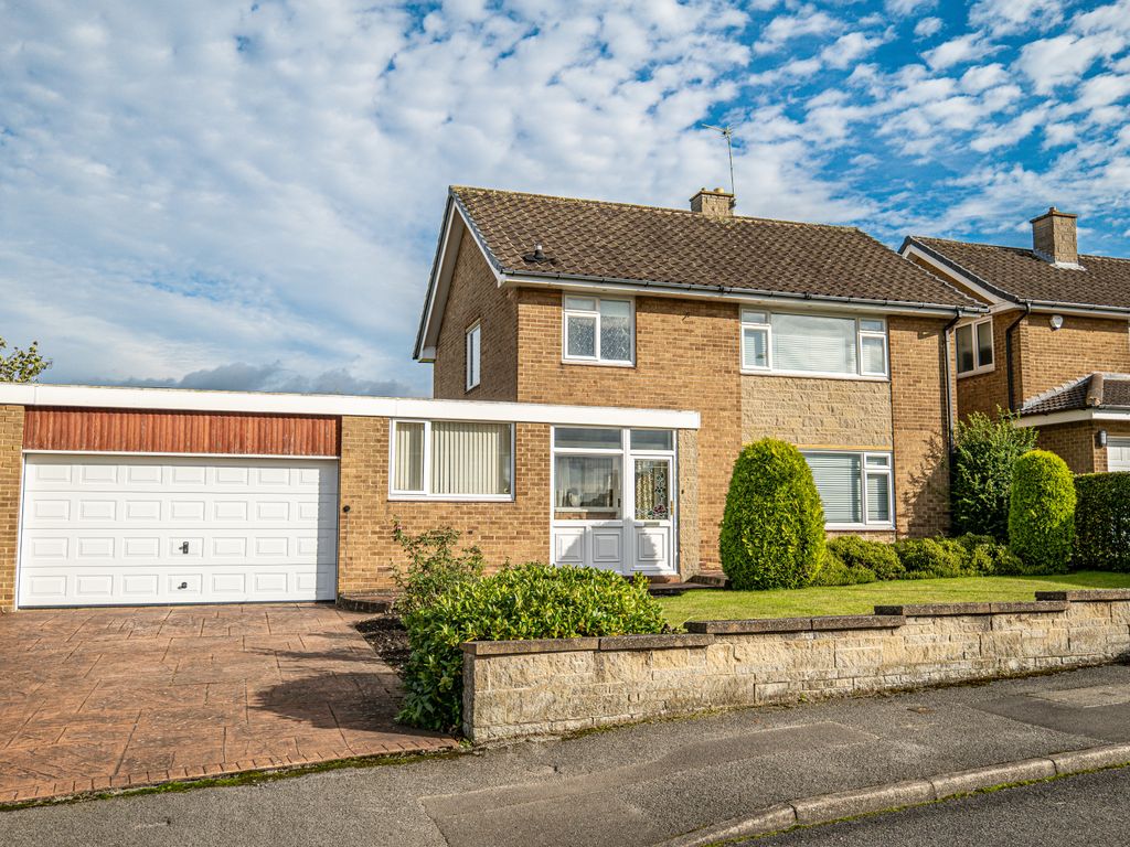 4 bed detached house for sale in Rowan Crsecent, Worksop S80, £315,000