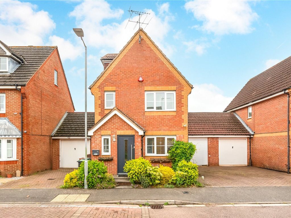 4 bed detached house for sale in Royce Grove, Leavesden, Watford