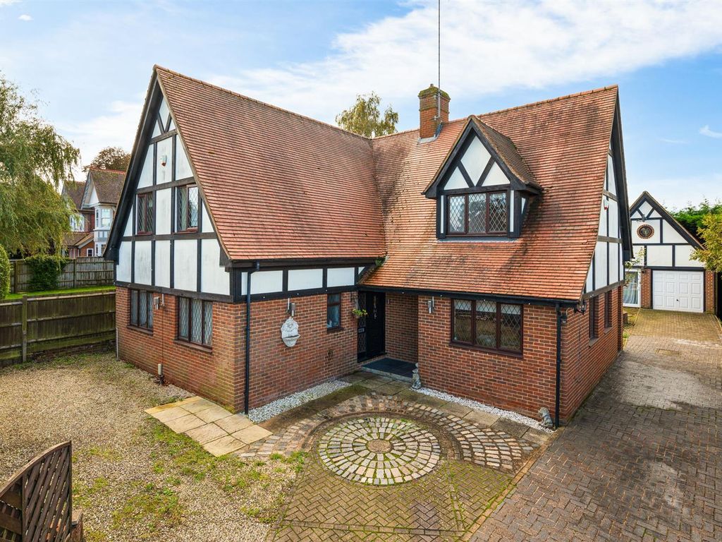 6 bed detached house for sale in Western Road, HenleyOnThames RG9, £