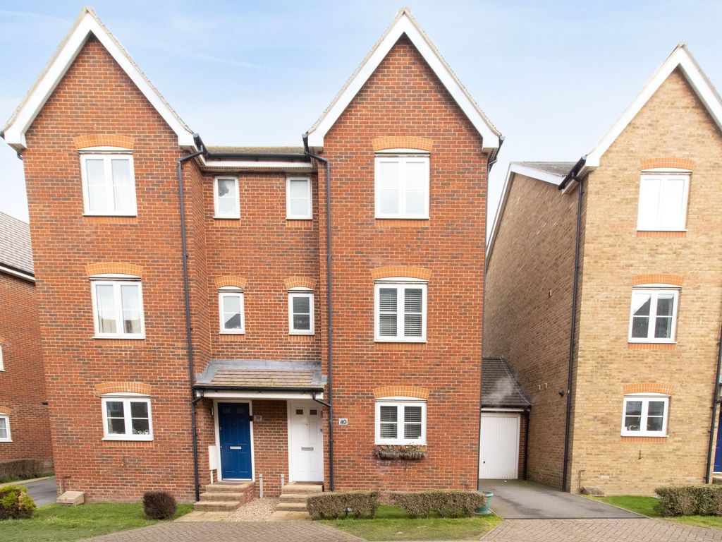 5 bed semidetached house for sale in Wherry Close, Margate CT9 Zoopla
