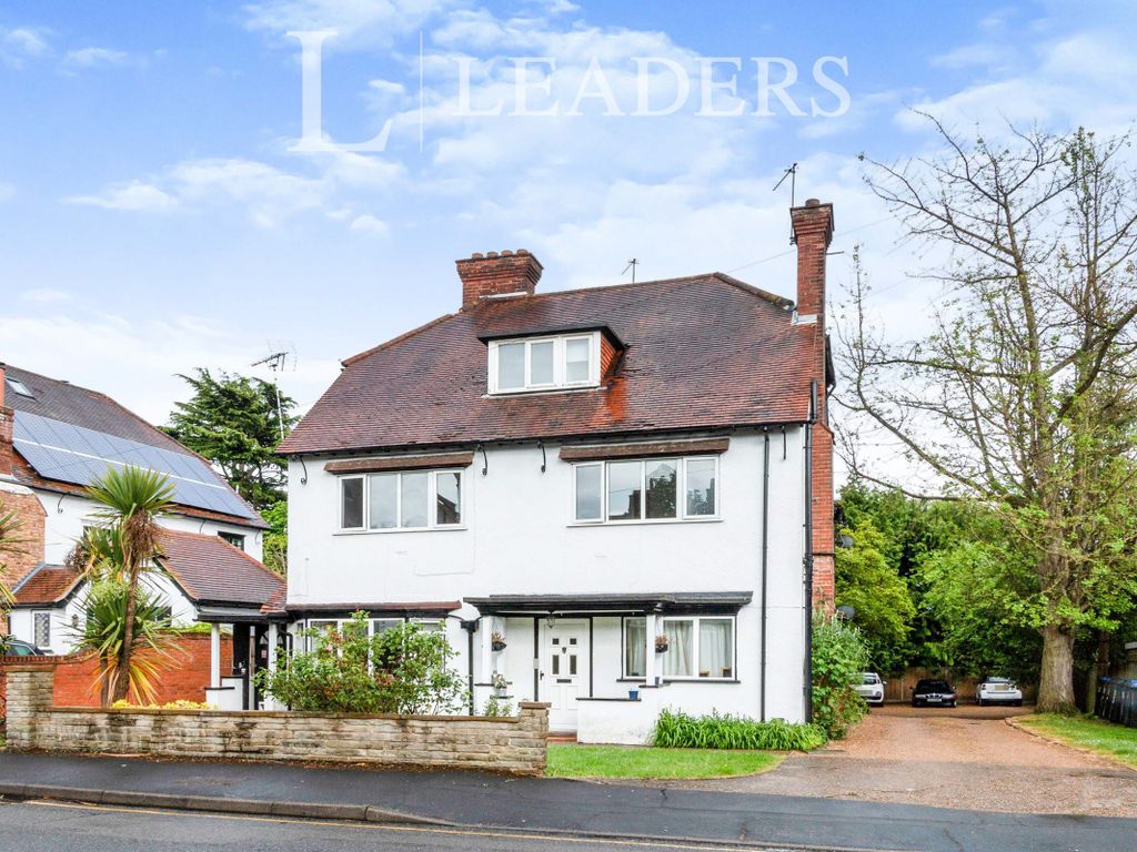 2 bed flat to rent in York Road, Woking GU22 Zoopla