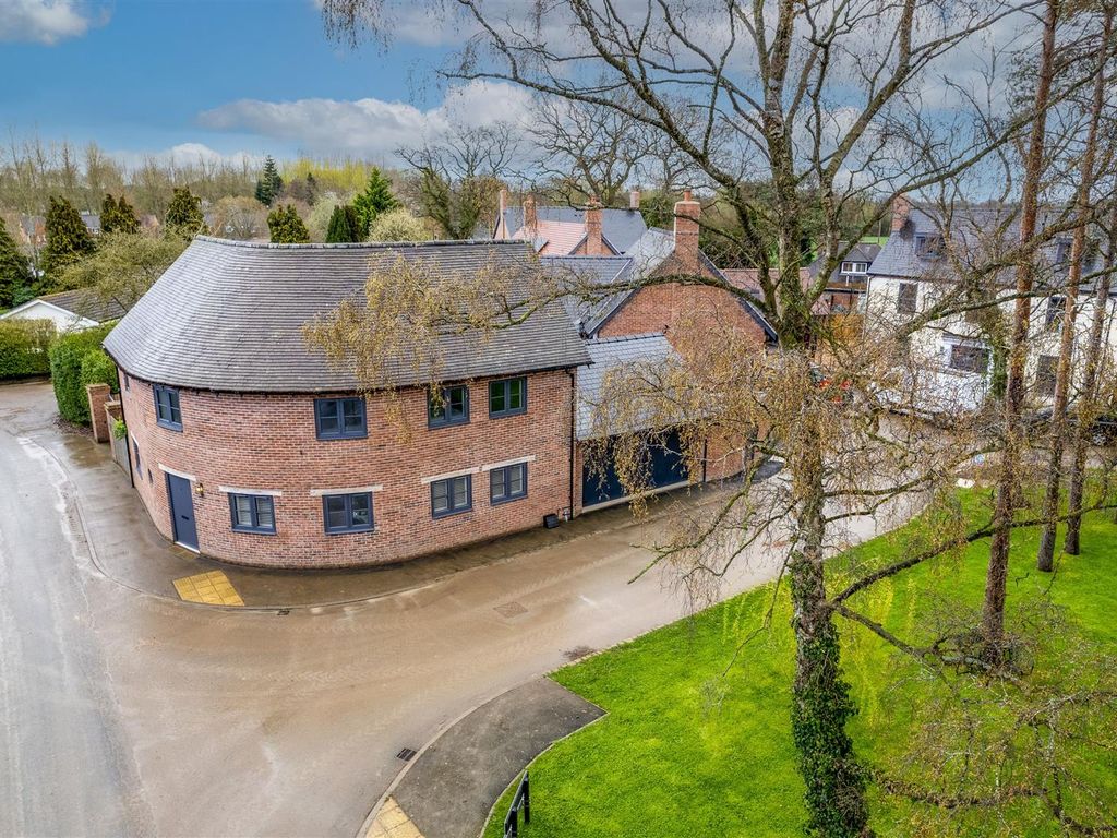 3 bed detached house for sale in Willow Grove, Kinnerley, Oswestry SY10