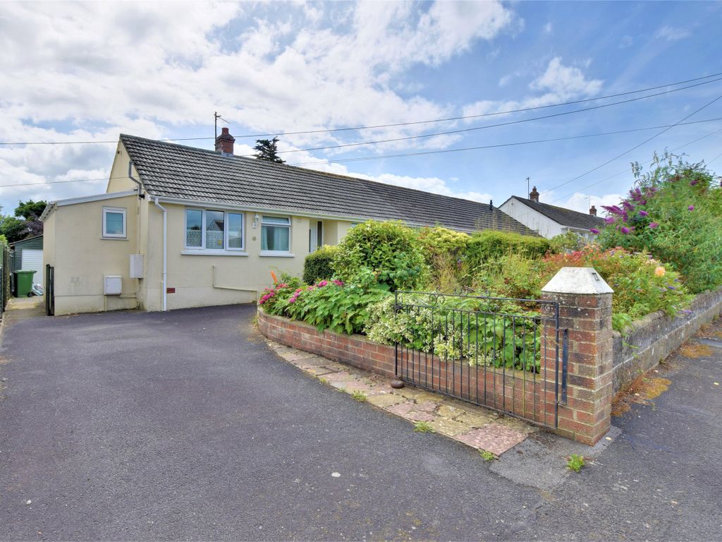 2 bed semidetached bungalow for sale in Taw View, Fremington