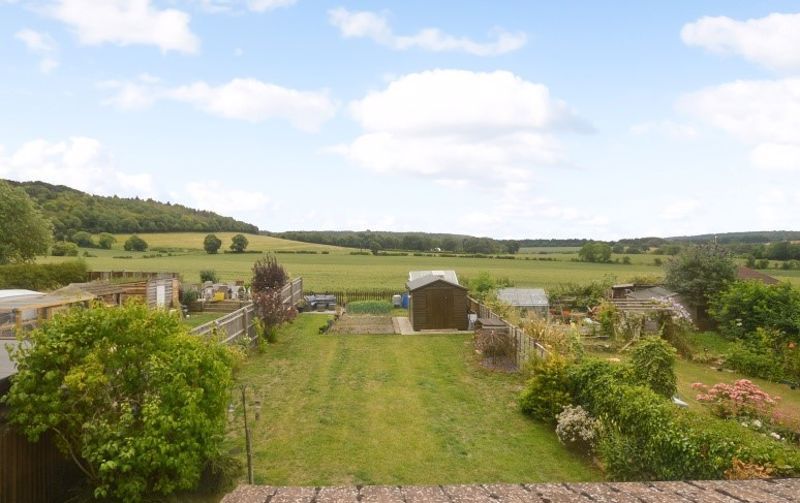 3 bed semidetached house for sale in Boddington Road, Wendover