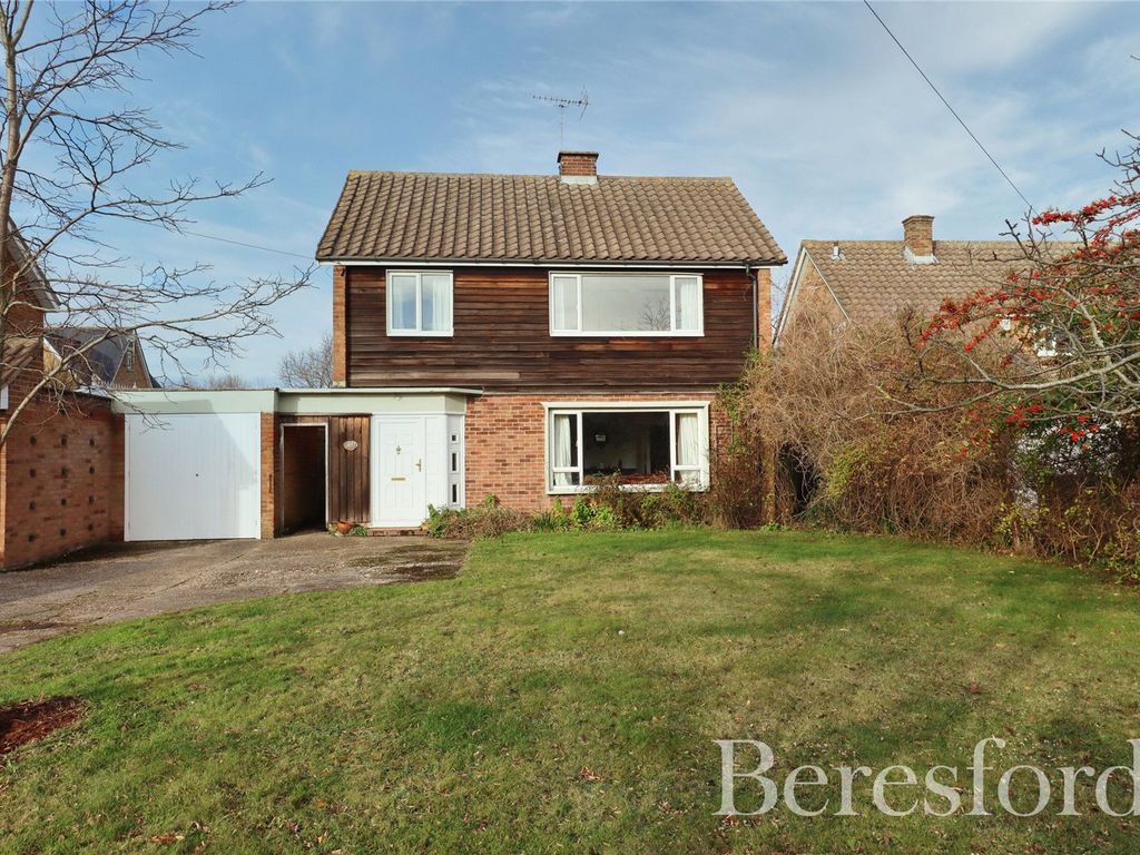 3 bed detached house for sale in Springfield Road, Chelmsford CM2, £