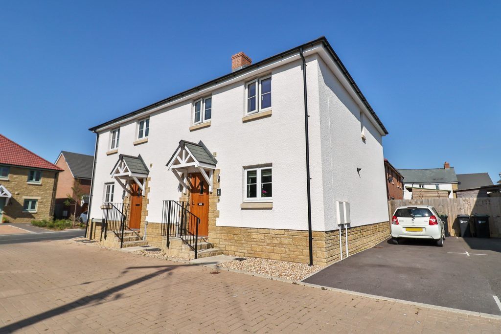 3 bed semidetached house for sale in Duddenfield, Yetminster