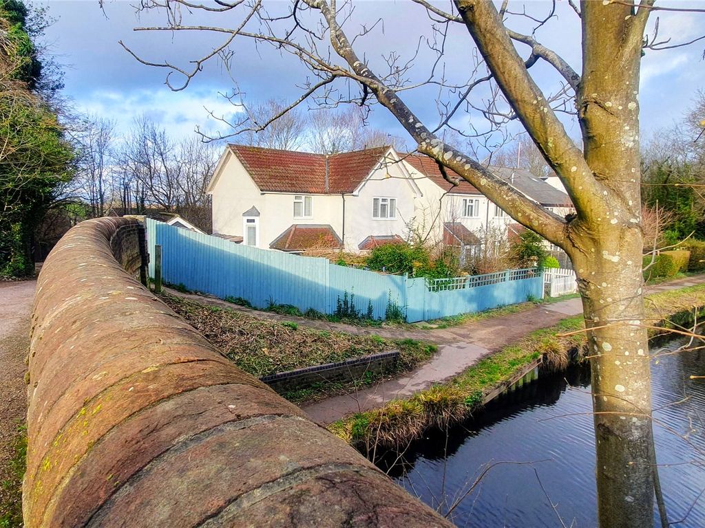 3 bed detached house for sale in St. Johns Road, St. Johns, Surrey GU21