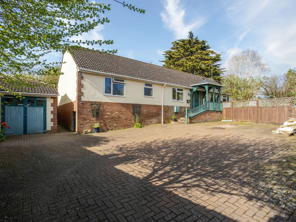 5 bed detached house for sale in Maypole Road, Ashurst Wood RH19, £