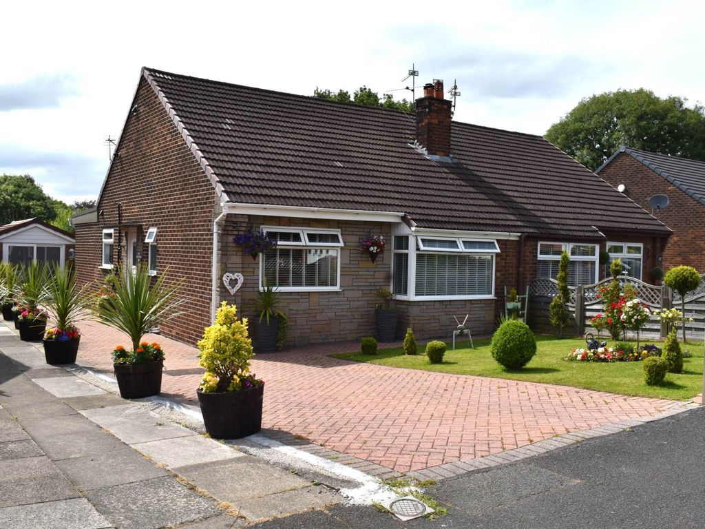 3 bed semidetached bungalow for sale in Broadstone Road, Bradshaw BL2