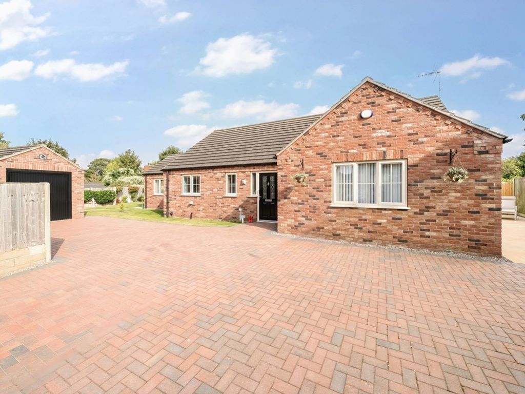 3 bed bungalow for sale in Jubilee Street, Ruskington, Sleaford NG34, £