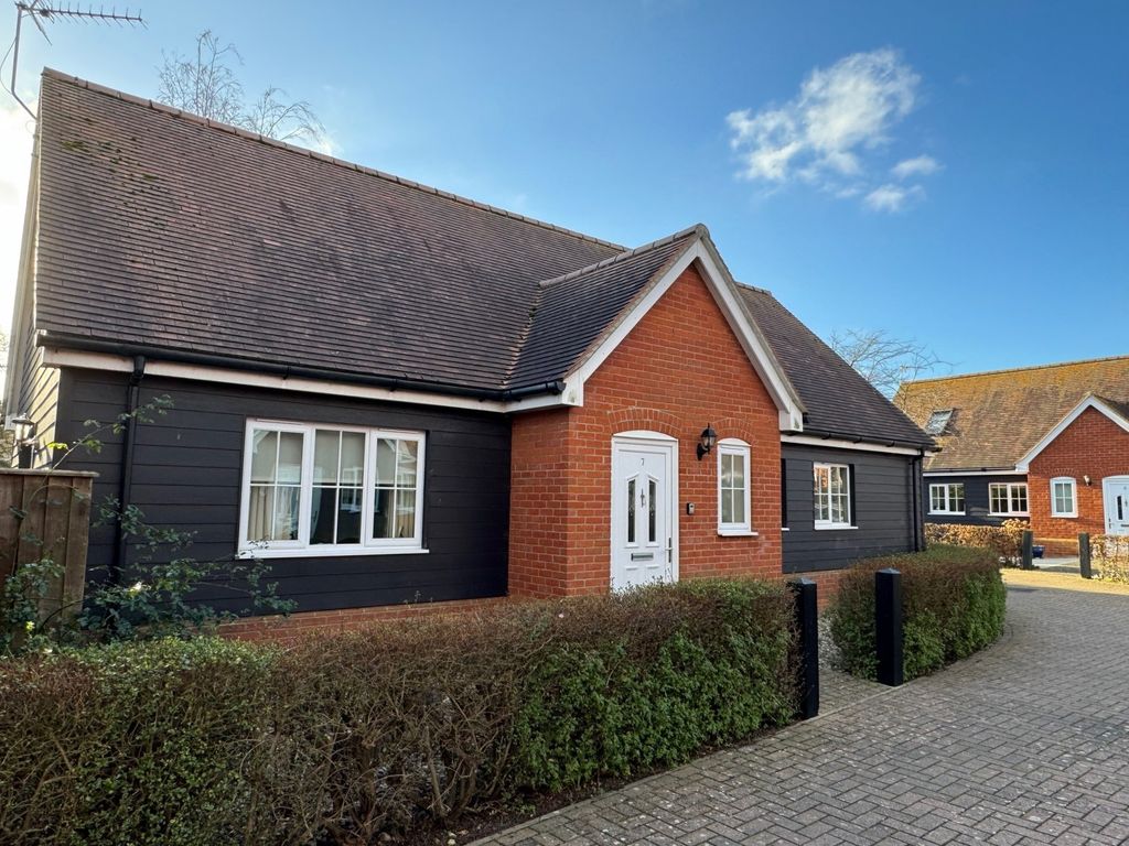 3 bed chalet for sale in Old Hall Close, Old Felixstowe, Felixstowe