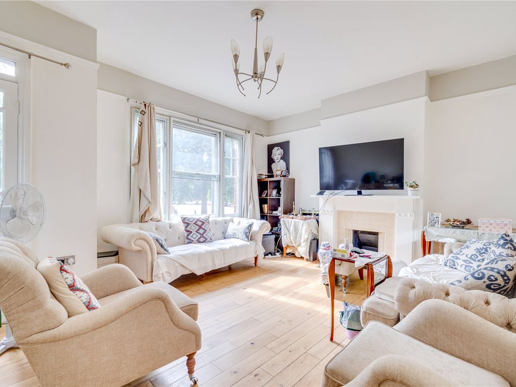 5 bed terraced house for sale in Wandsworth Bridge Road, Fulham, London