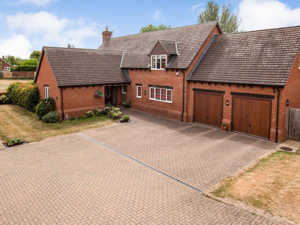 4 bed detached house for sale in Wheatlands, Eaton Bray, Dunstable LU6
