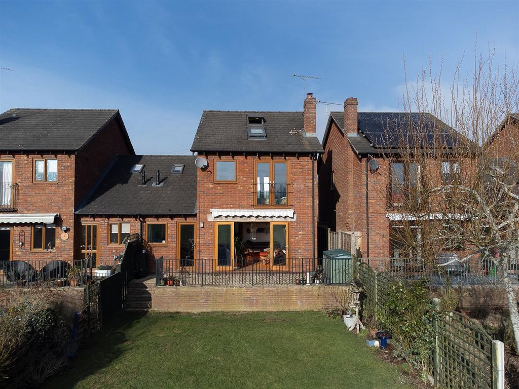 4 bed linkdetached house for sale in Field View Cottages, Brimfield