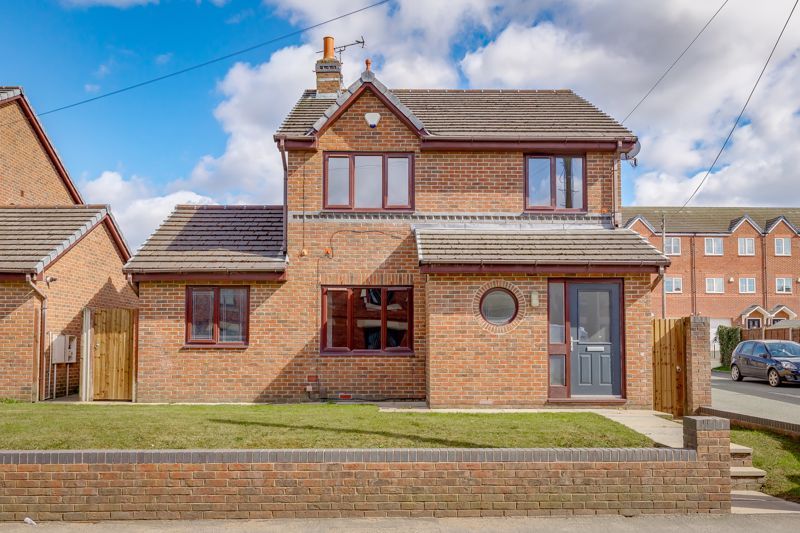 3 bed detached house for sale in Warrington Road, Abram, Wigan WN2 Zoopla