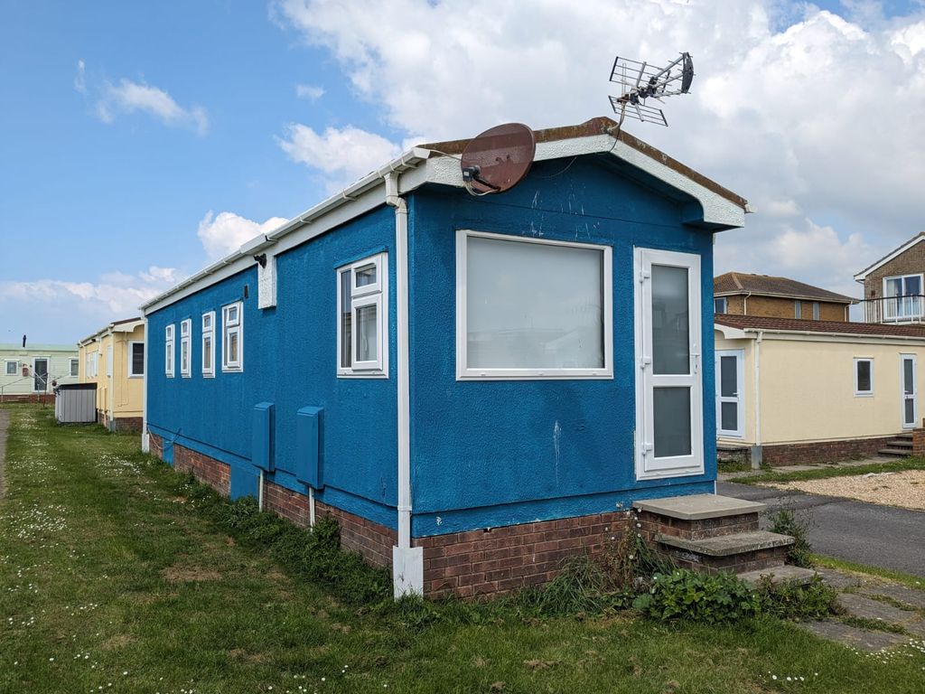 2 bed mobile/park home for sale in Brighton Road, Lancing BN15, £40,000