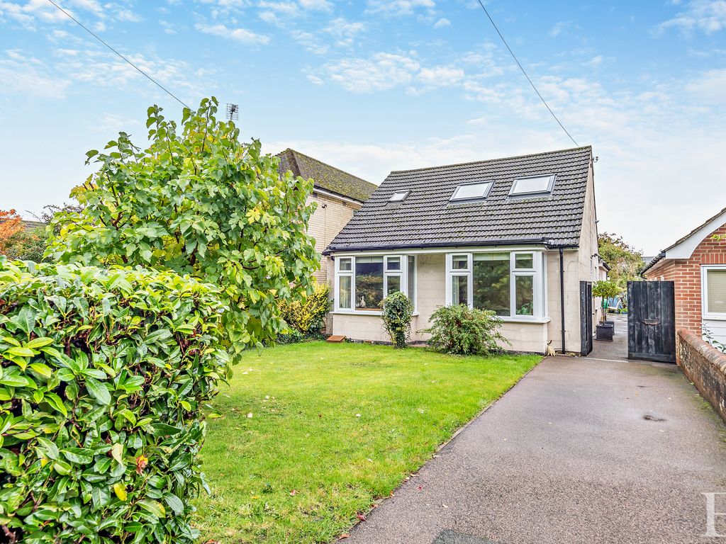 3 bed chalet for sale in Girton Road, Girton, Cambridge CB3, £600,000