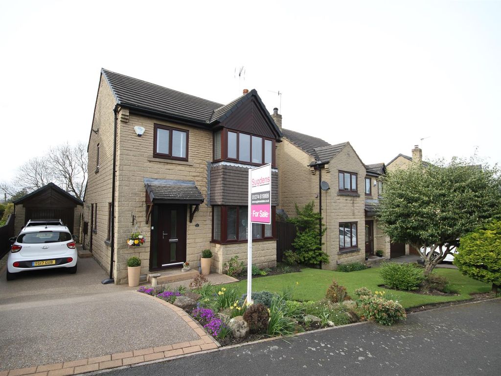 3 bed detached house for sale in Coppice View, Idle, Bradford 10 BD10