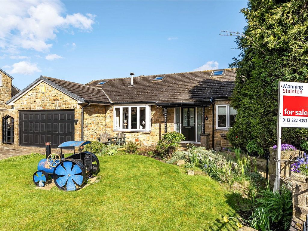 5 bed bungalow for sale in Church Farm Close, Lofthouse, Wakefield