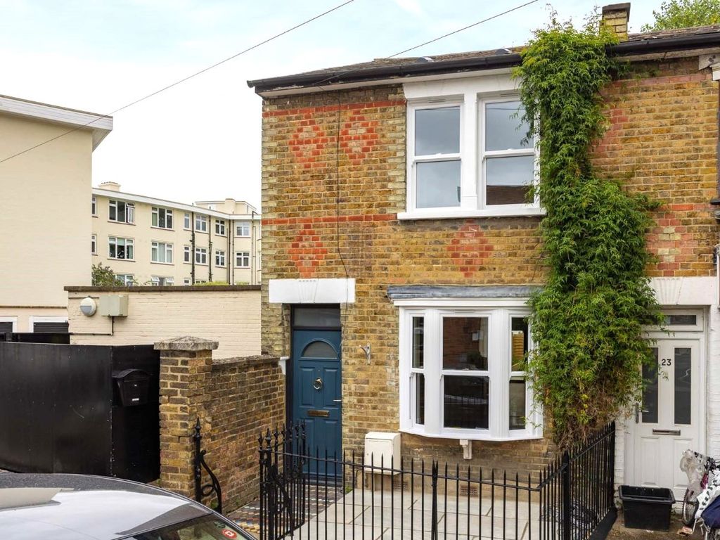 3 bed terraced house for sale in Winchester Road, St Margarets