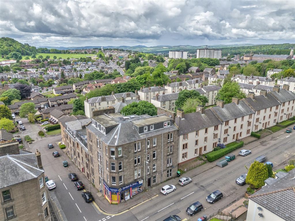 2 bed flat for sale in Gardner Street, Dundee DD3, £85,000 Zoopla