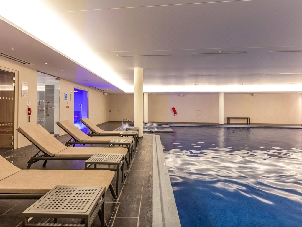 1 bed flat to rent in Talisman Tower, Lincoln Plaza, Canary Wharf