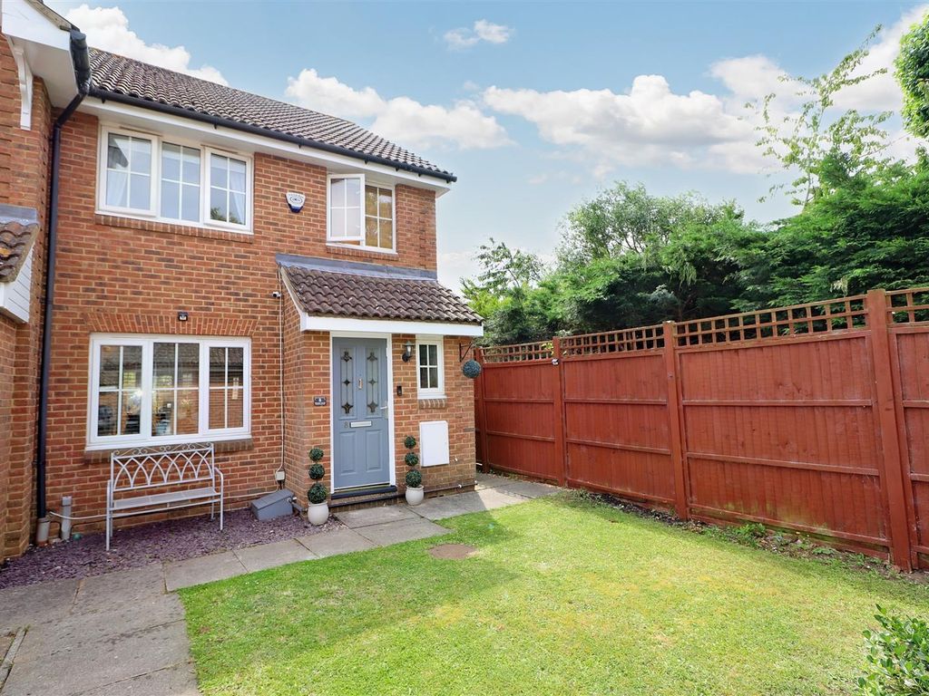 3 bed end terrace house for sale in Dunster Court, Borehamwood WD6 Zoopla