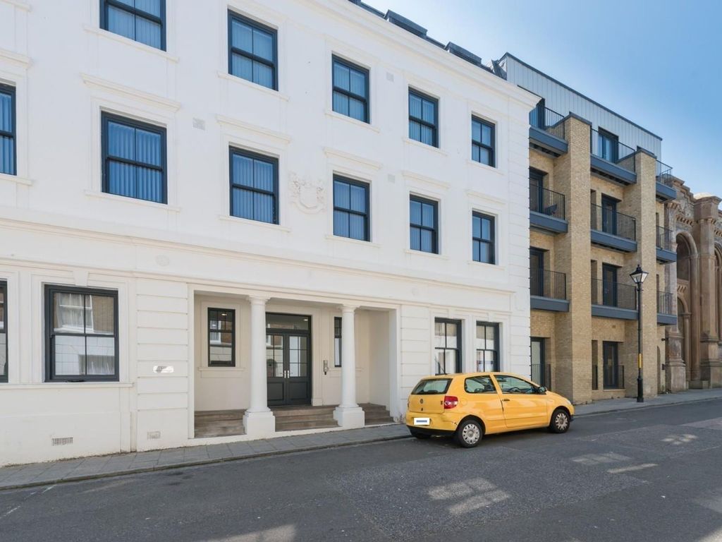 2 bed flat to rent in Queensbridge Drive, Ramsgate CT11, £875 pcm Zoopla