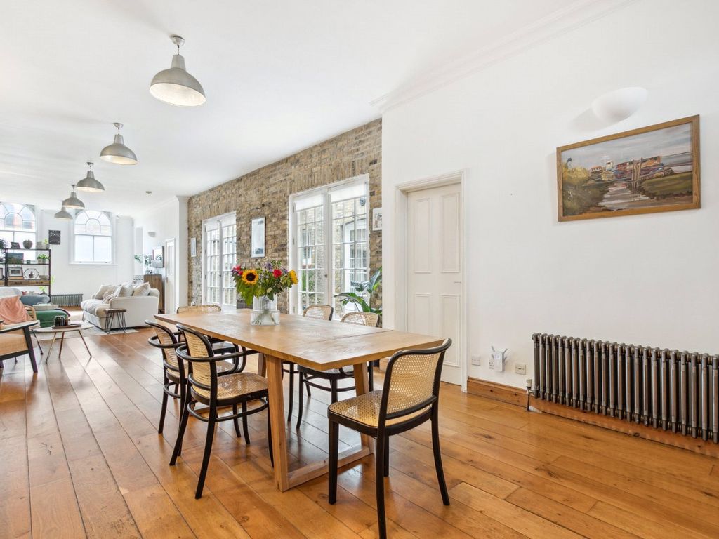 3 bed flat to rent in Clapham Manor Street, London SW4, £3,750 pcm Zoopla