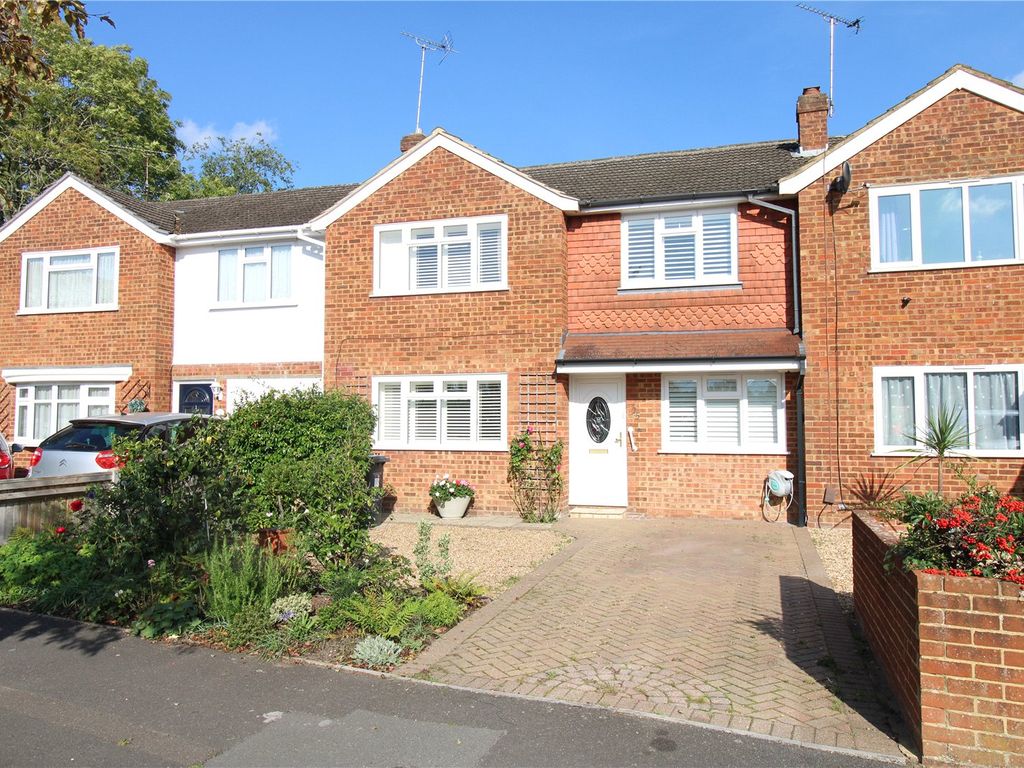 3 bed terraced house for sale in Hamble Avenue, Blackwater, Camberley, Hampshire GU17, £415,000