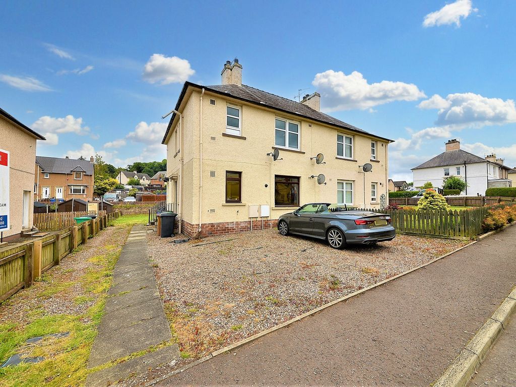 2 bed flat for sale in Croft Crescent, Markinch KY7, £87,000 Zoopla