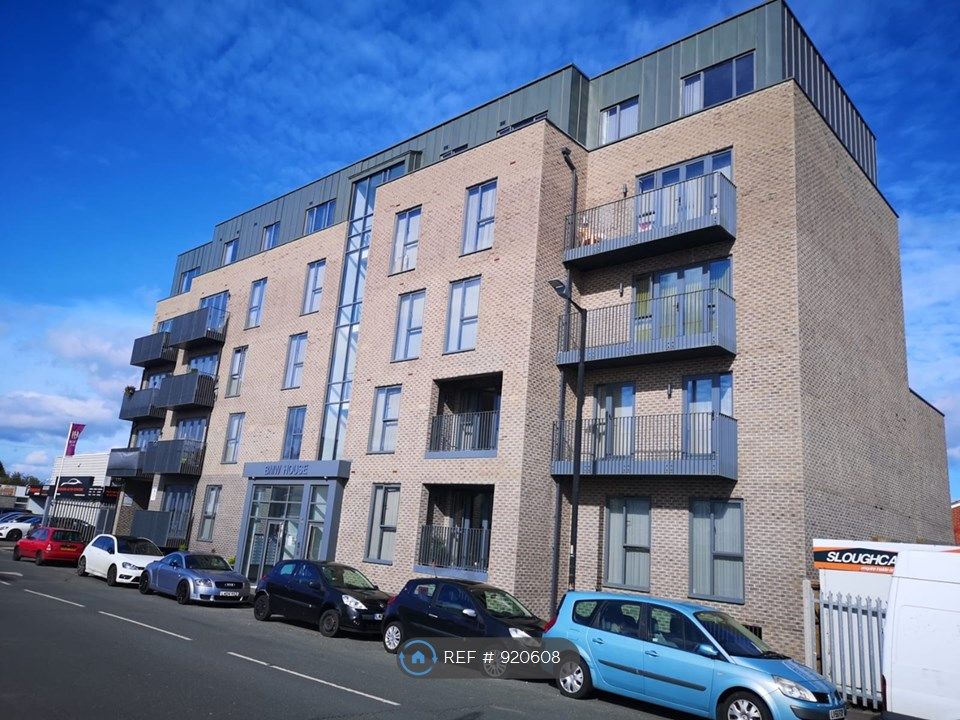 1 bed flat to rent in Petersfield Avenue, Slough SL2, £1,500 pcm - Zoopla