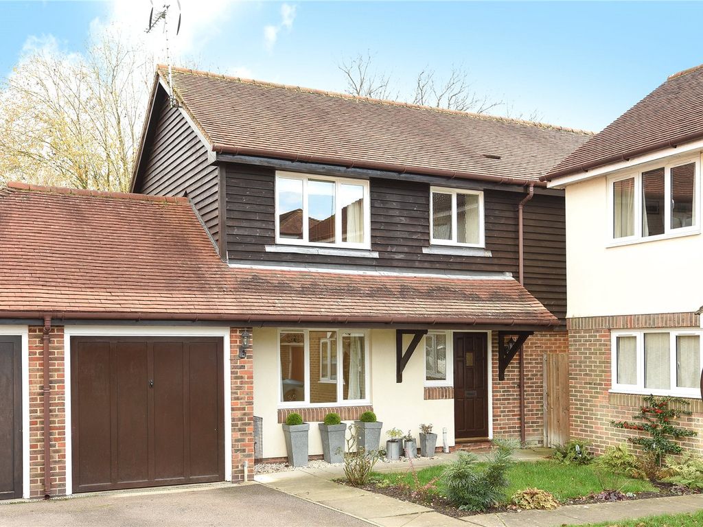 4 bed detached house to rent in Old Barn Close, Kemsing, Sevenoaks