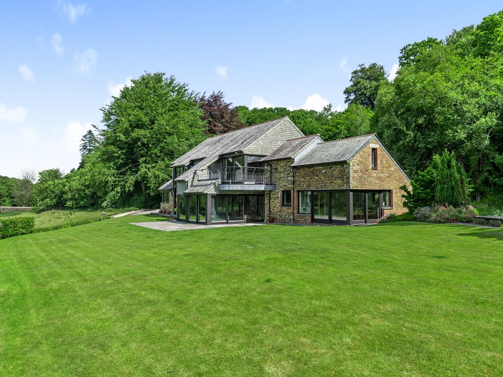 4 bed detached house for sale in St. Stephens, Launceston PL15, £