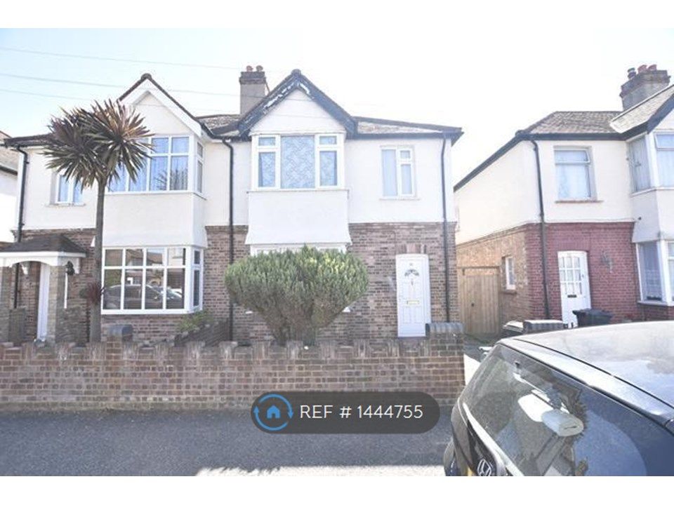 4 bed semidetached house to rent in Helen Avenue, Feltham TW14 Zoopla