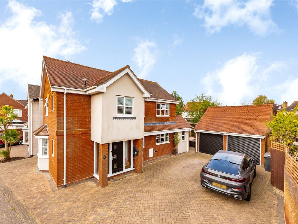 4 bed detached house for sale in Gandalfs Ride, South Woodham Ferrers