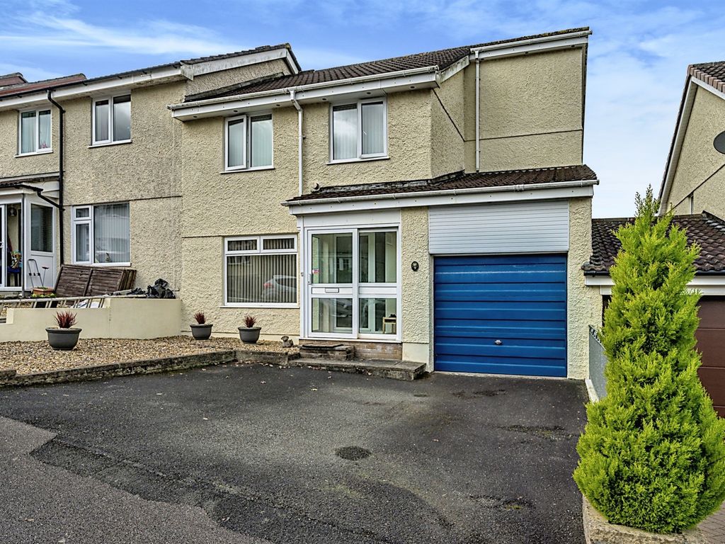 4 bed semidetached house for sale in Beauly Close, Plympton, Plymouth