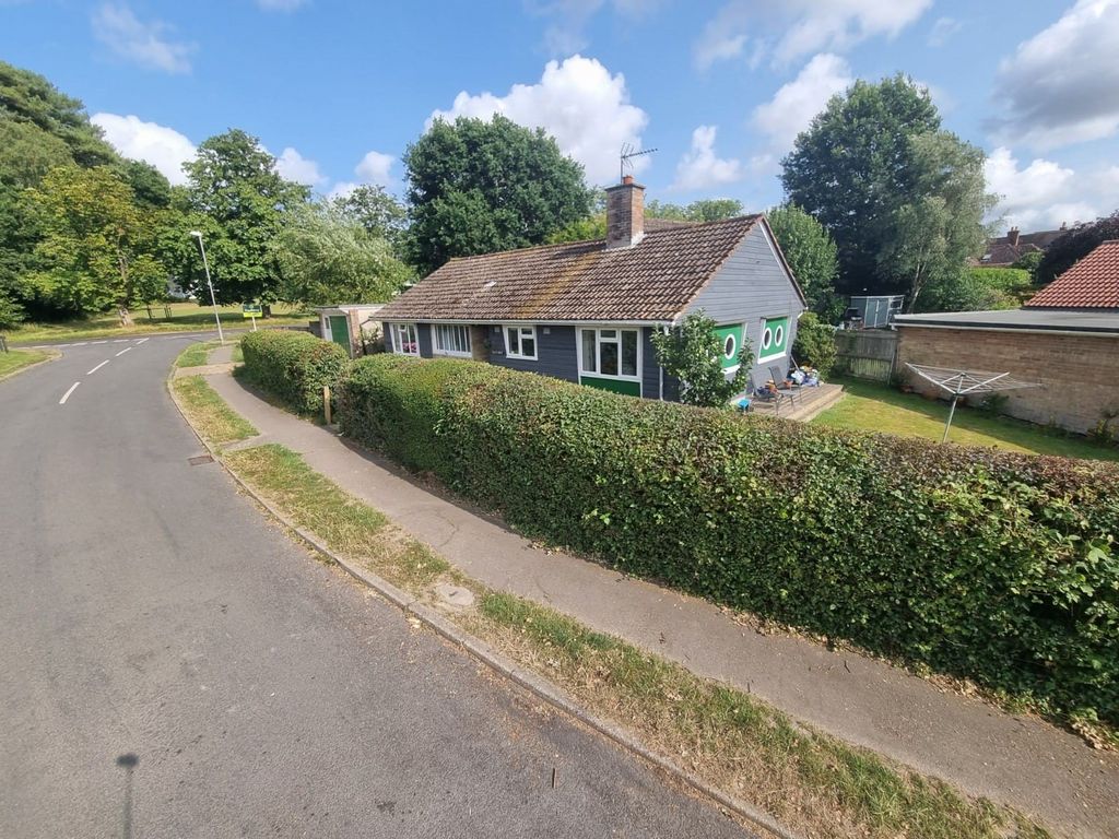 3 bed bungalow for sale in Mannings Heath, Horsham RH13 Zoopla